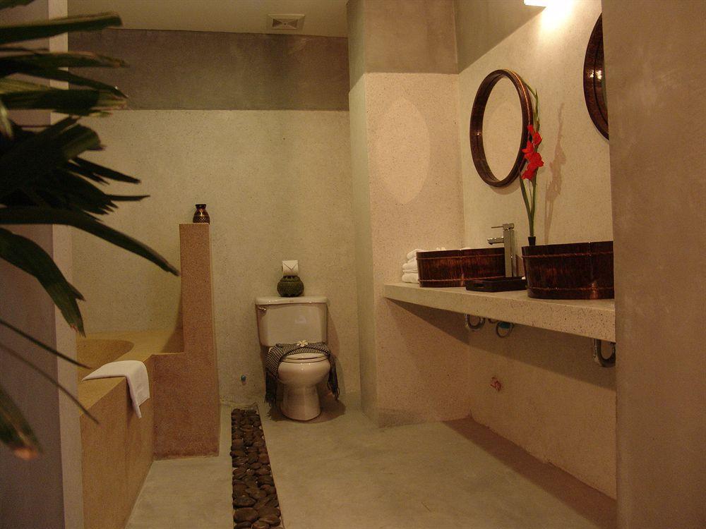 Frangipani Fine Arts Hotel Phnom Penh Habitación foto